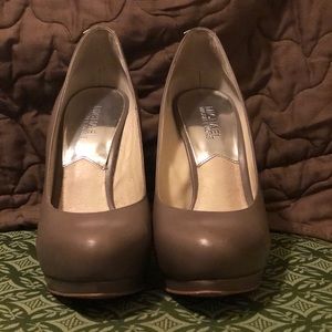Micheal Kors pumps size 8.5